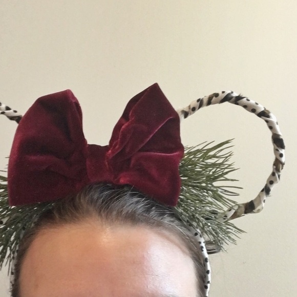 Velvet wire Minnie Mouse ear headband - Picture 2 of 2